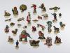 Lambert, Aîné, Le Jeu des Fables, ou, fables de La Fontaine, mises en action, avec figures coloriées et decoupées, dessinées et gravées. Hübsches Papierspielzeug zum Nachstellen der Fabelszenen mit verschiedenen Figuren.